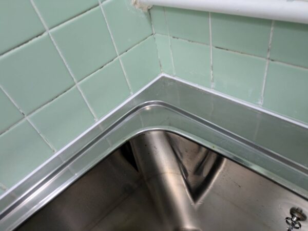 浴室のコーキング打ち直し