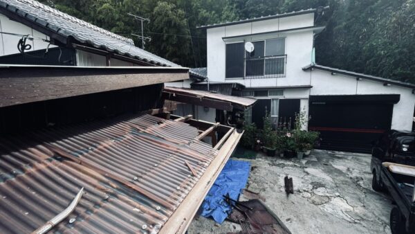 長崎市鳴見町 ポリカーボネートの交換修繕工事